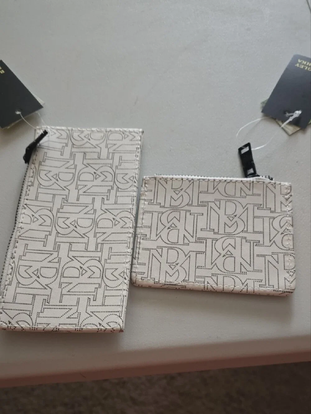 Badgley Mischka Whitr Monogram Card Holder Set